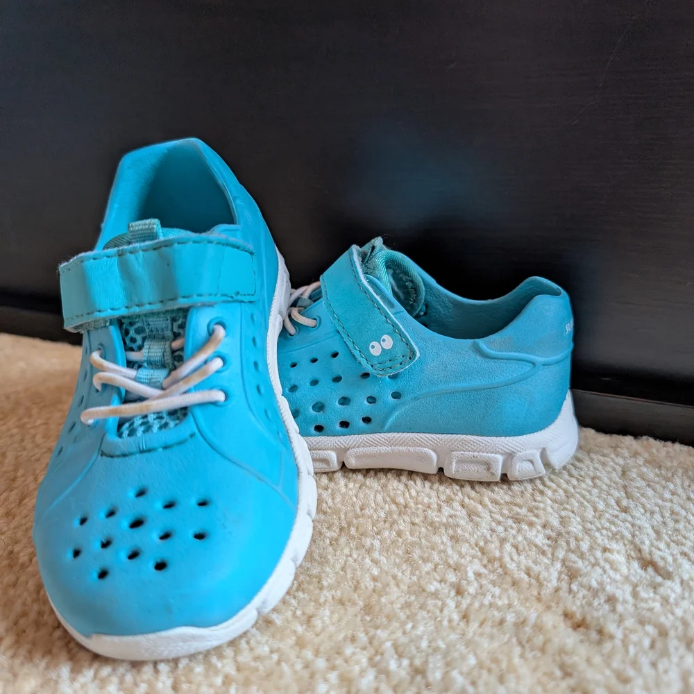 🩵 Kids Toddler Teal/Aqua Water Shoes/ Sandals with Velcro 🌊